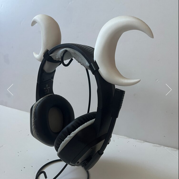 Crescent Horns