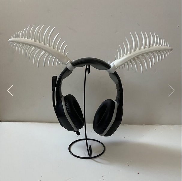 Wide Moth Antennas